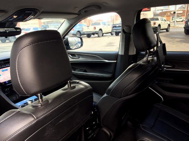 Used 2022 Jeep Grand Cherokee L Limited image 19