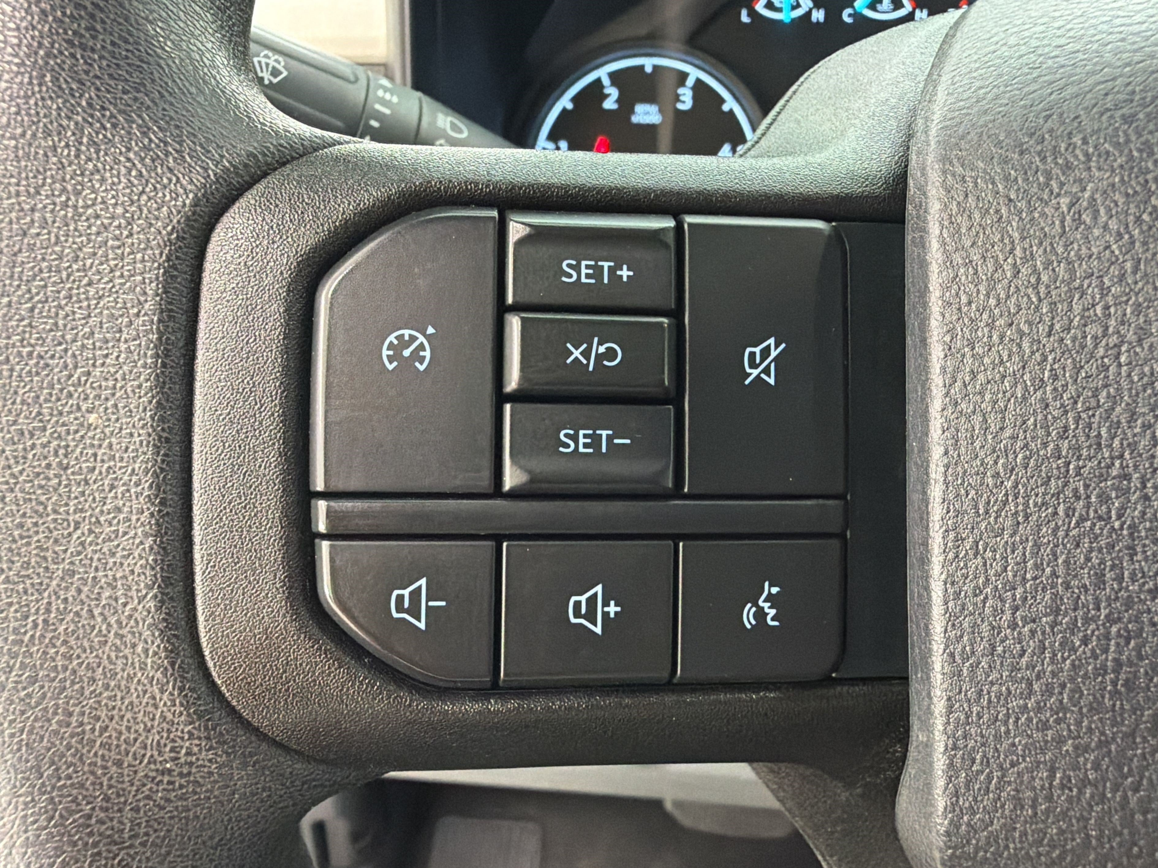 Certified 2025 Ford F250 XLT w/ FX4 Off-Road Package AWD/4WD image 19