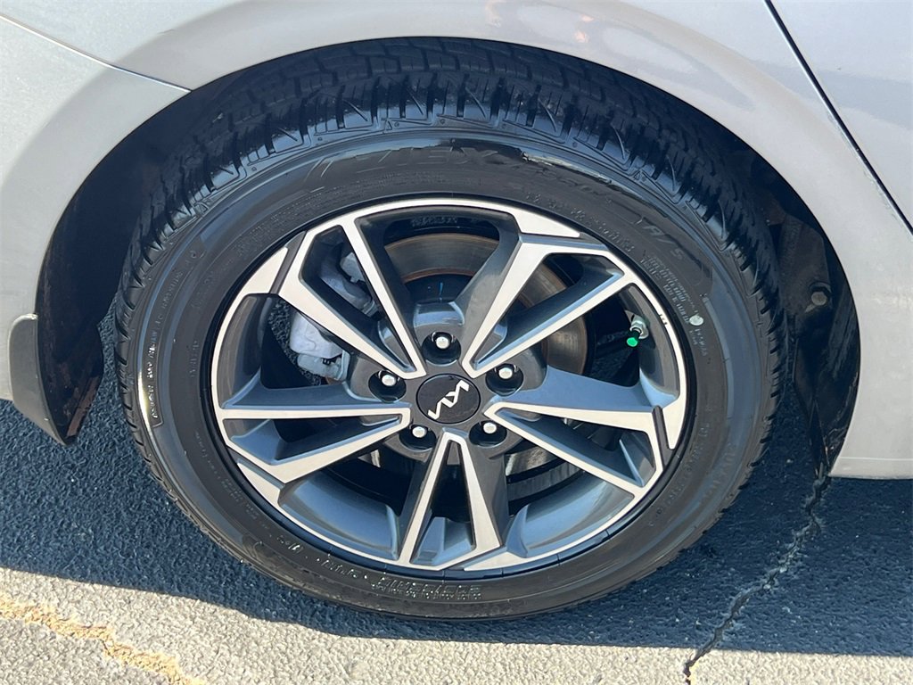 Used 2024 Kia Forte LXS image 17