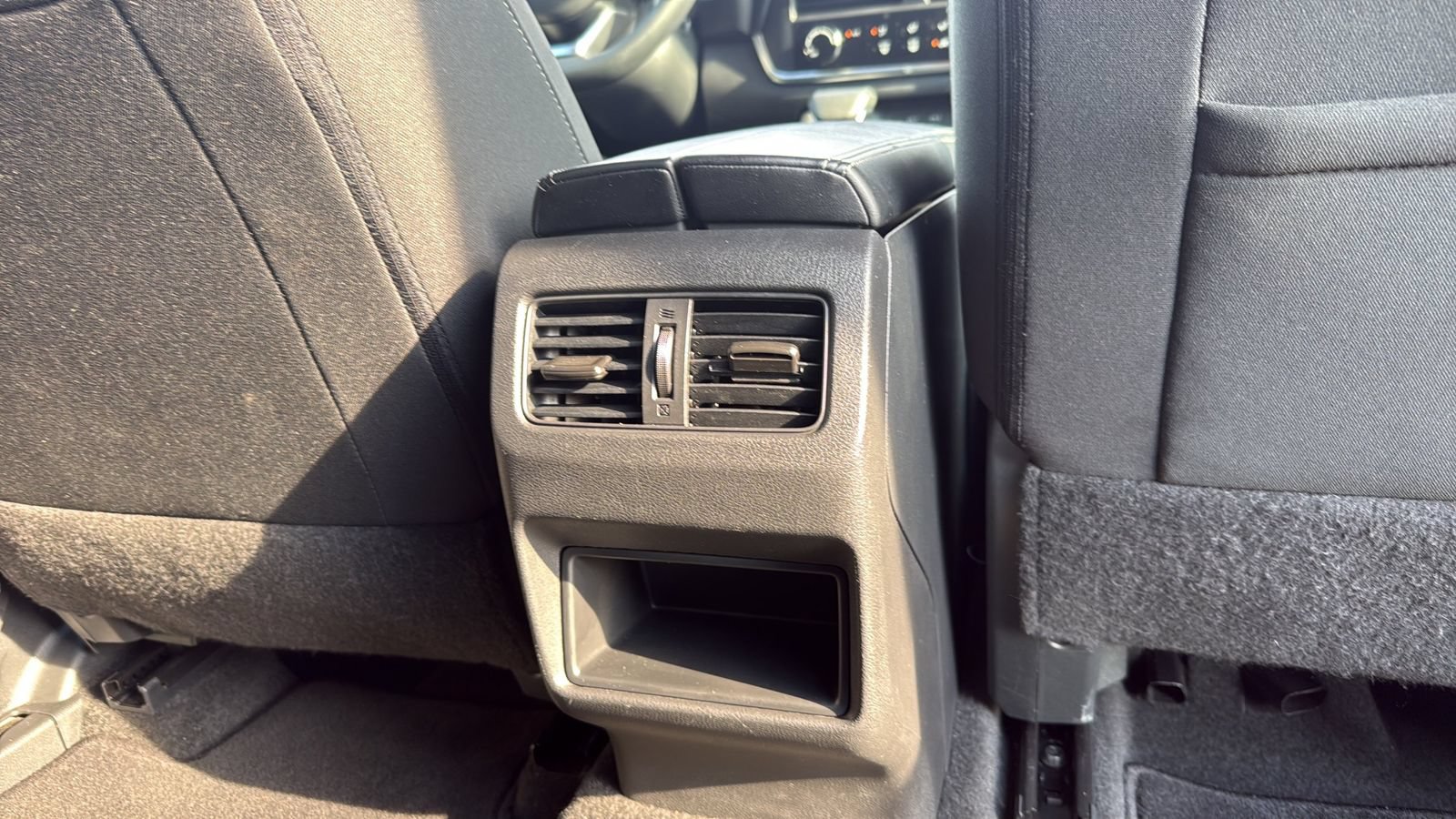 Used 2024 Nissan Rogue S FWD image 27