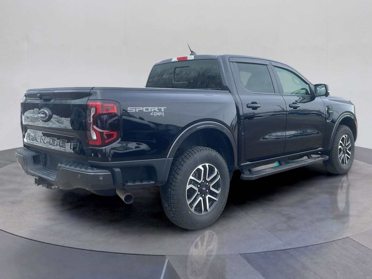 Certified 2024 Ford Ranger Lariat w/ Advanced Towing Package AWD/4WD image 6