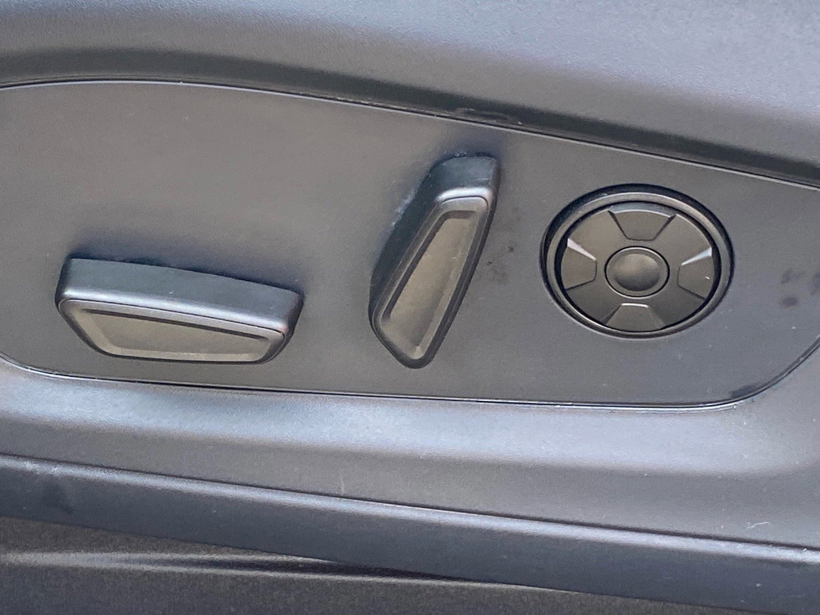 Certified 2025 Ford Explorer Platinum w/ Ultimate Package image 14