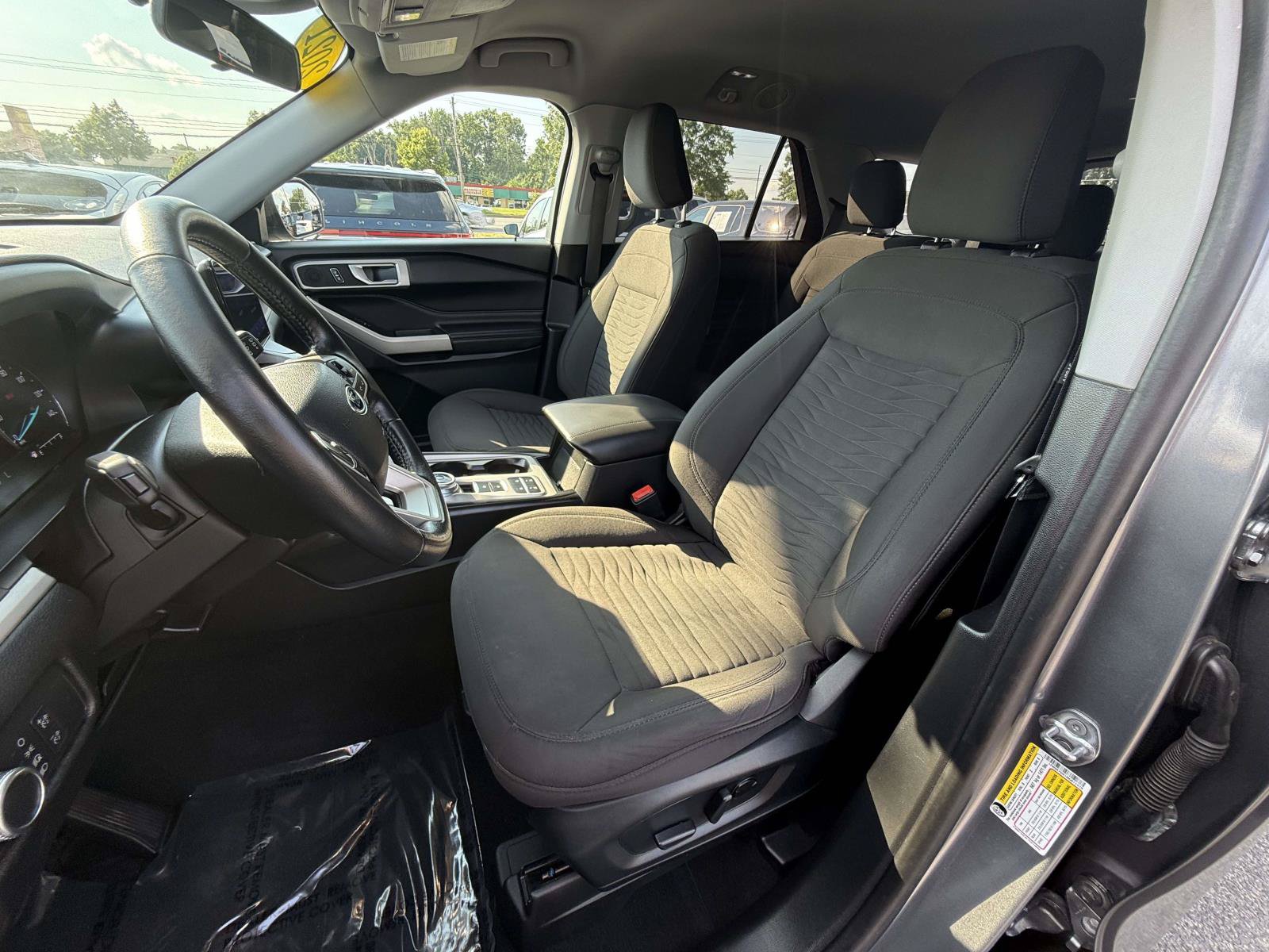 Certified 2021 Ford Explorer XLT RWD image 17