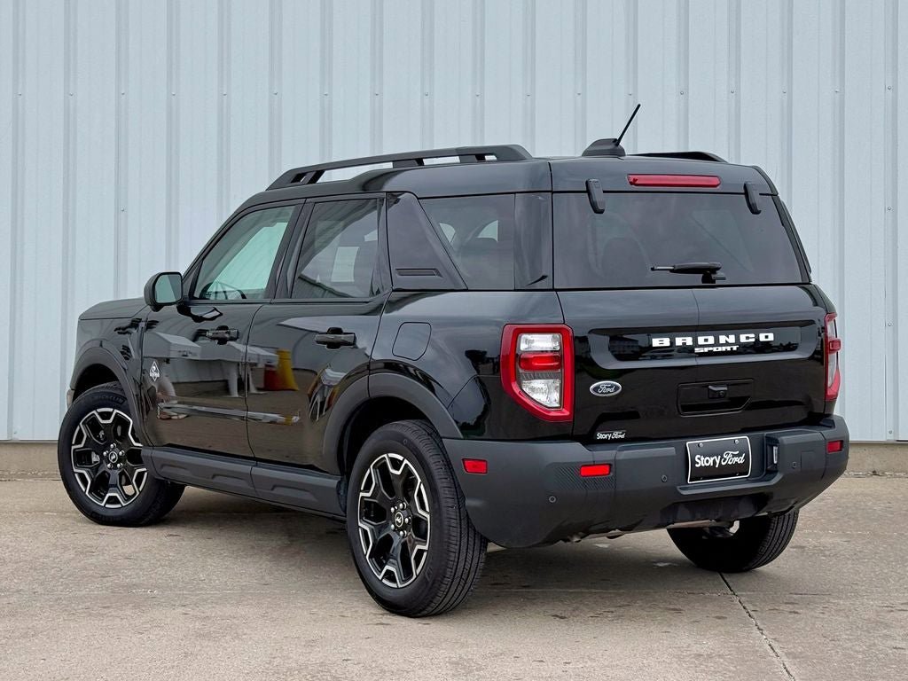 Certified 2025 Ford Bronco Sport Outer Banks w/ Outer Banks Tech Package+ AWD/4WD image 4