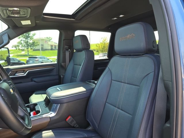 Used 2024 Chevrolet Silverado 2500 High Country w/ Technology Package AWD/4WD image 13