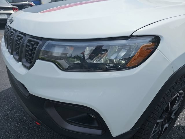 Used 2025 Jeep Compass Trailhawk AWD/4WD image 33