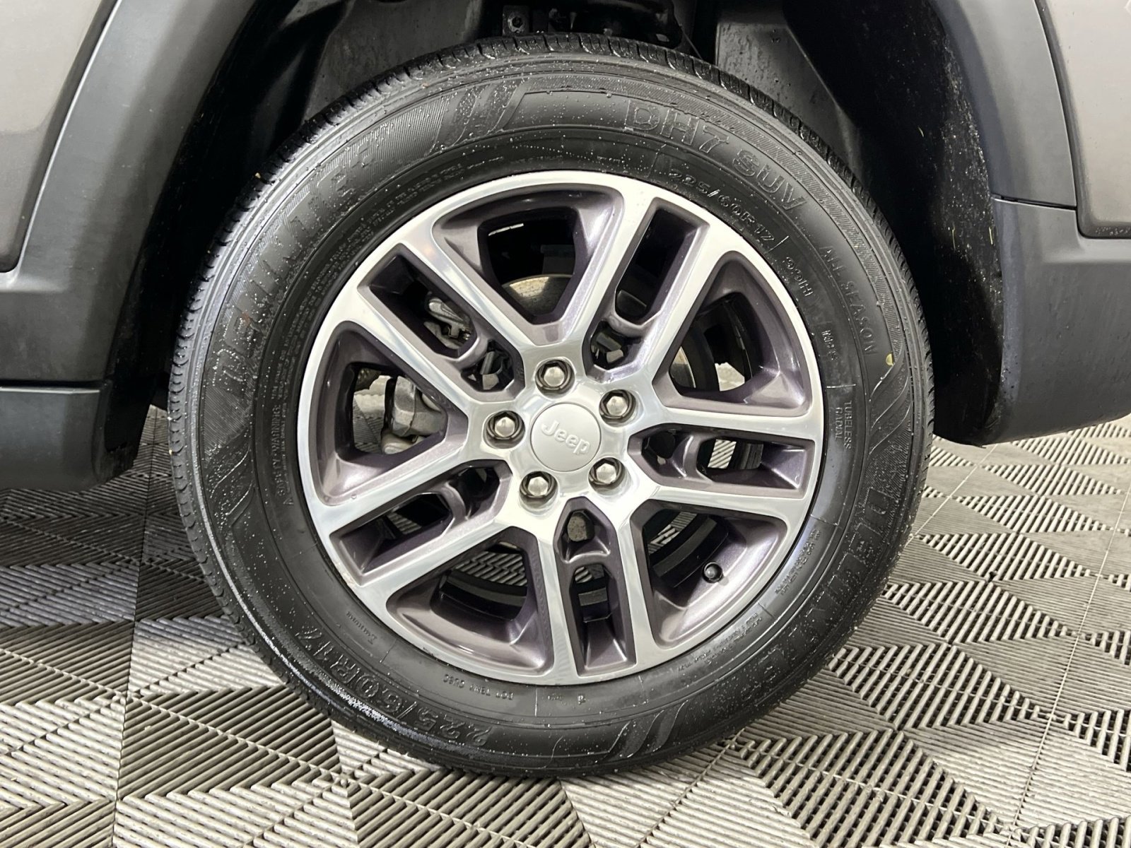 Used 2018 Jeep Compass Latitude w/ Safe & Security Group image 11