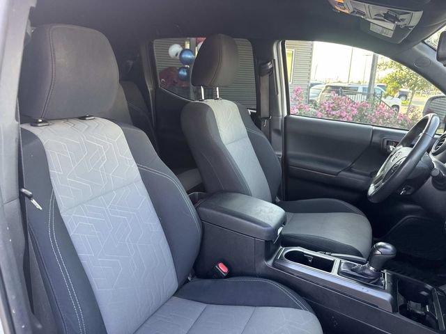 Used 2020 Toyota Tacoma TRD Off-Road image 11