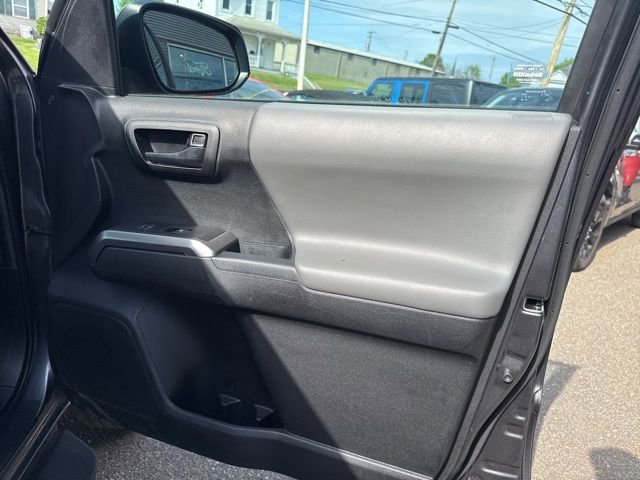 Used 2023 Toyota Tacoma SR5 AWD/4WD image 29