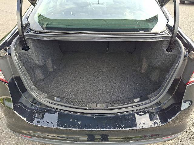 Certified 2018 Ford Fusion SE FWD image 29