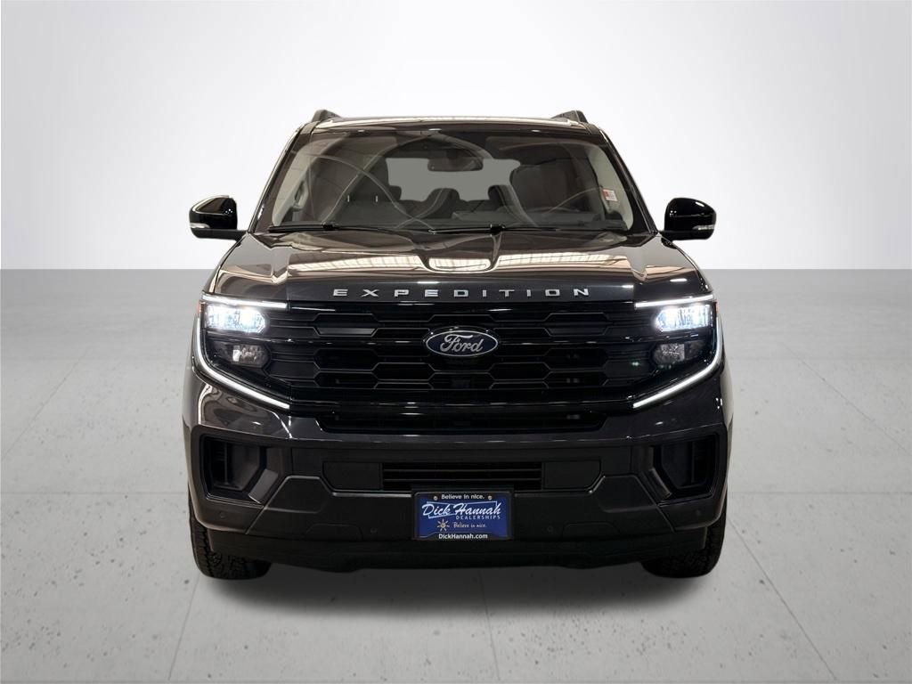 Certified 2025 Ford Expedition Active AWD/4WD image 4