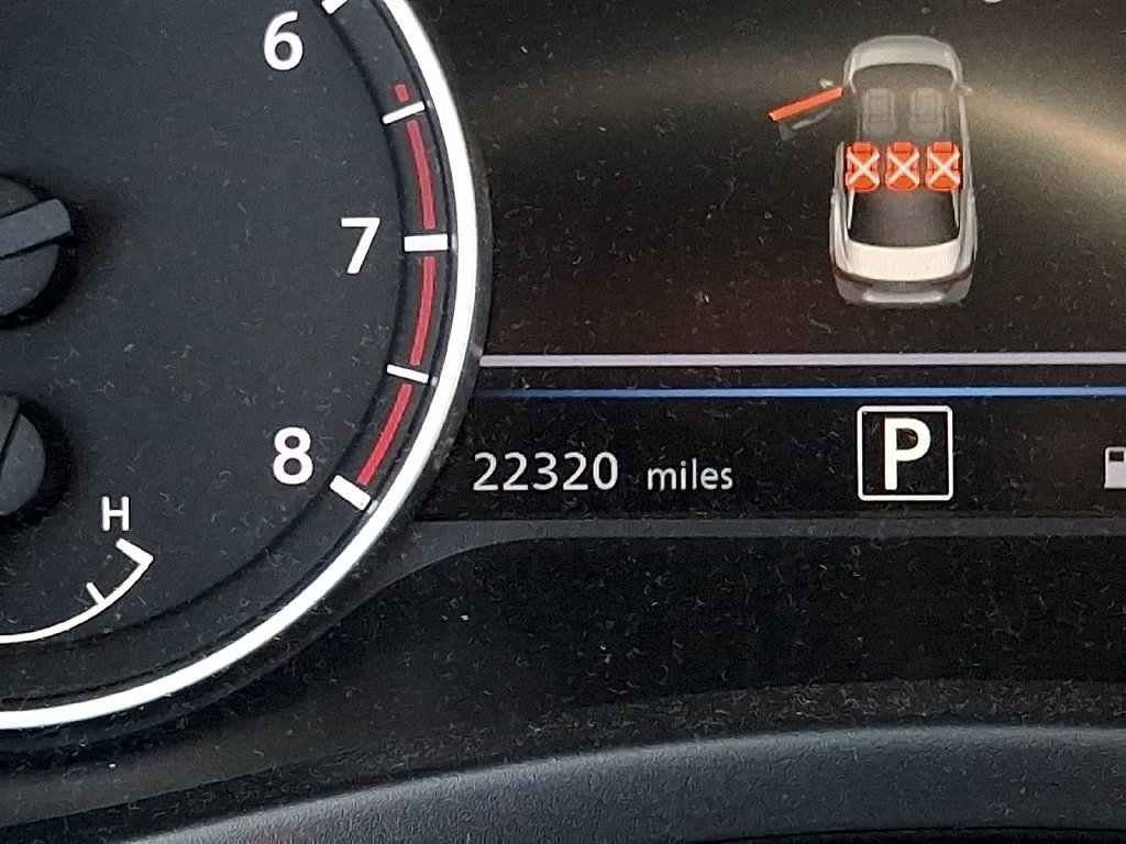 Used 2025 Nissan Sentra SV FWD image 17