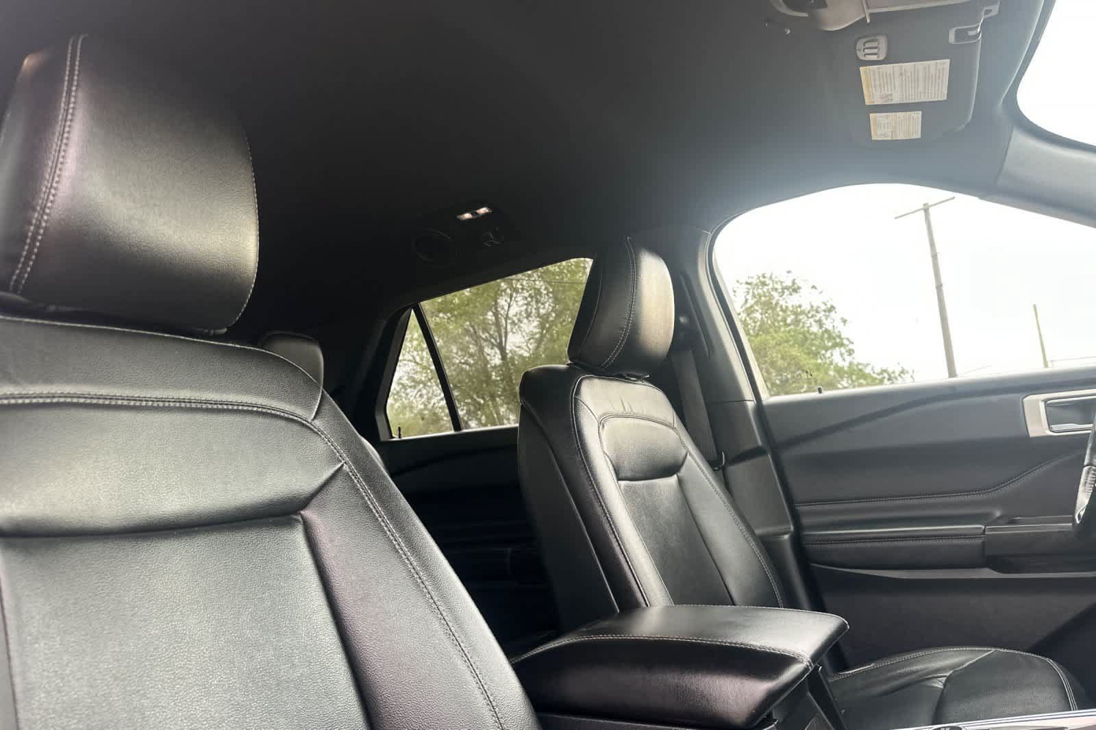 Certified 2020 Ford Explorer XLT w/ Equipment Group 202A AWD/4WD image 18