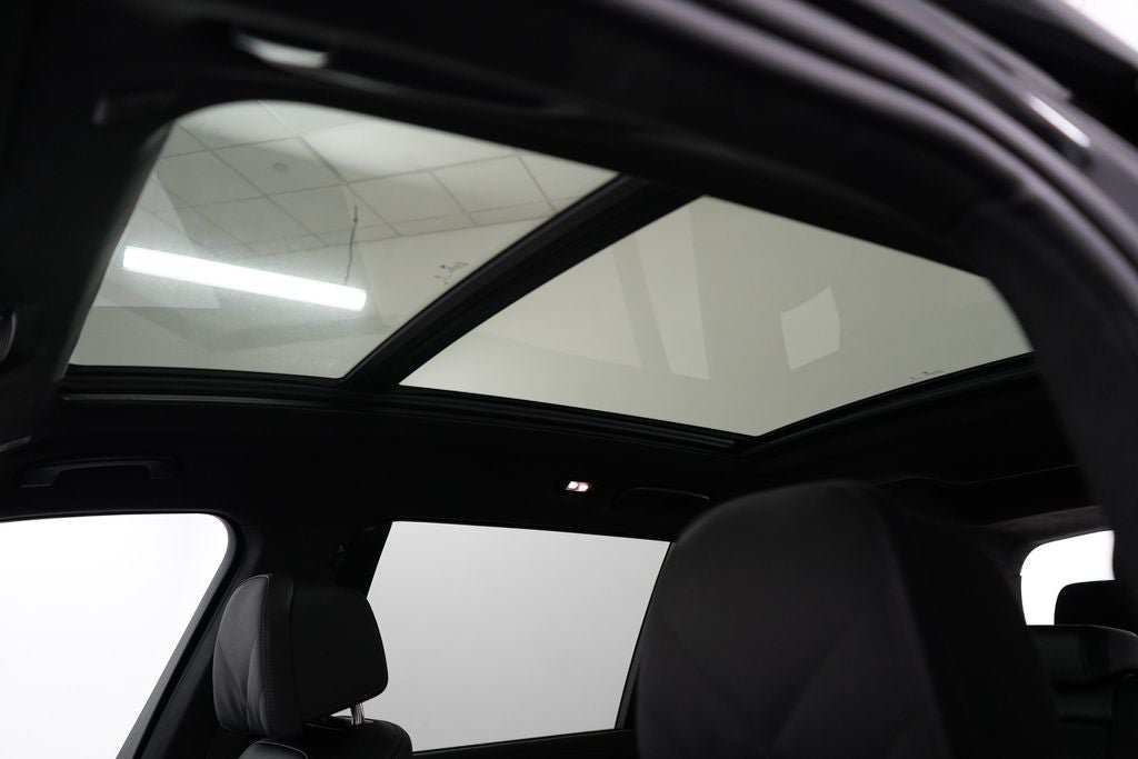 Used 2024 BMW X7 xDrive40i w/ M Sport Package AWD/4WD image 17