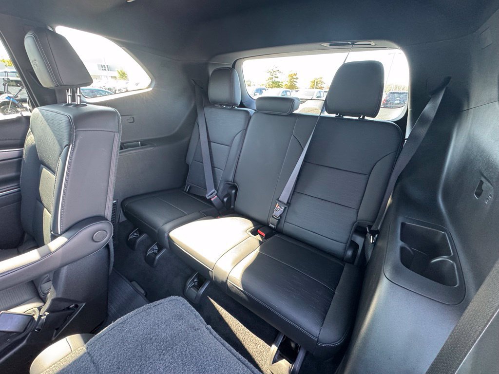 Used 2025 Buick Enclave Sport Touring w/ Power Package FWD image 25