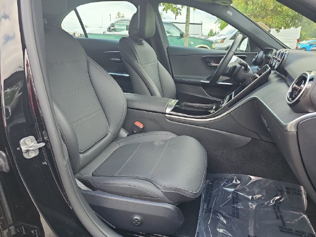 Used 2025 Mercedes-Benz C 300 Sedan image 10