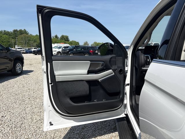 Certified 2025 Ford Expedition Max Platinum AWD/4WD image 16