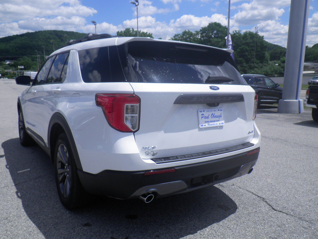 Certified 2024 Ford Explorer XLT w/ Equipment Group 202A AWD/4WD image 4