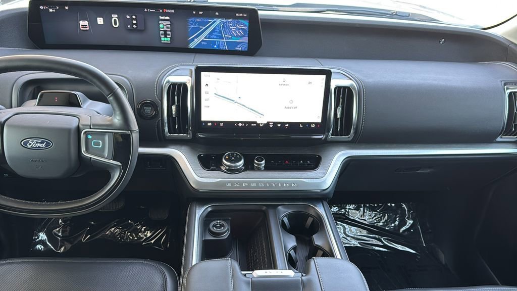 Certified 2025 Ford Expedition Platinum image 10