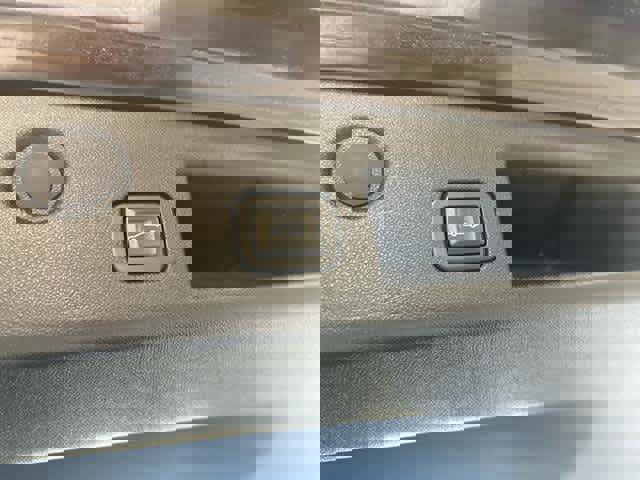 Used 2020 Chevrolet Equinox Premier image 34