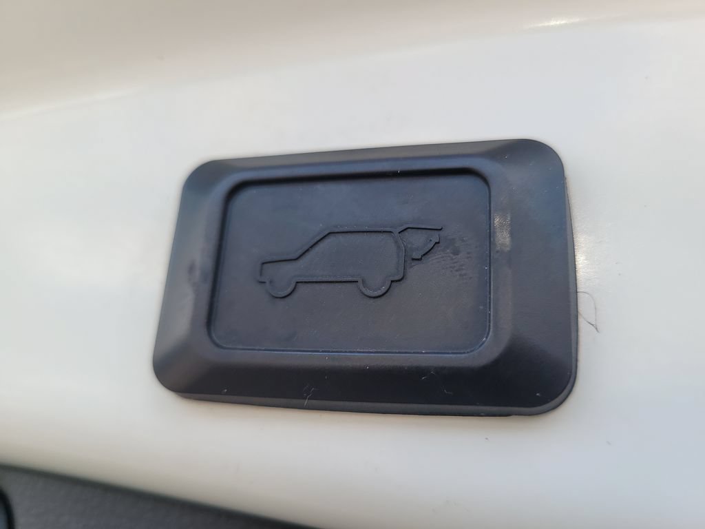 Used 2019 Toyota RAV4 XLE w/ Convenience Package AWD/4WD image 8