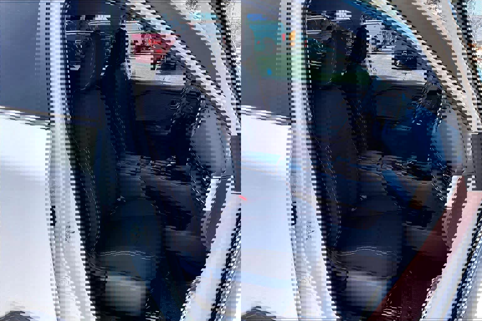 Used 2023 Nissan Rogue S image 13