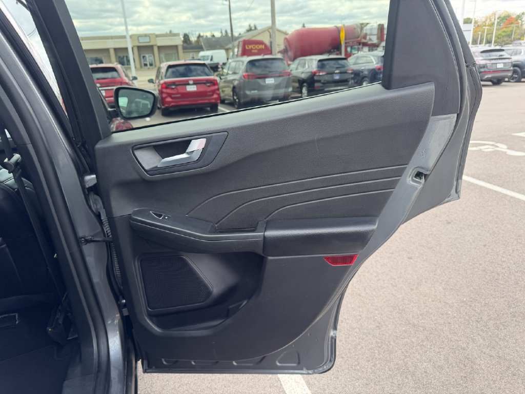 Certified 2024 Ford Escape Platinum AWD/4WD image 24