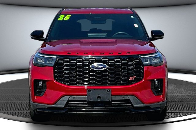 Certified 2025 Ford Explorer ST AWD/4WD image 2