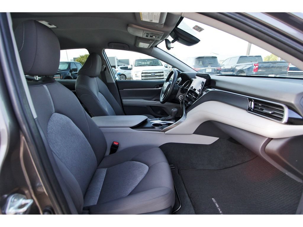 Used 2024 Toyota Camry LE FWD image 27