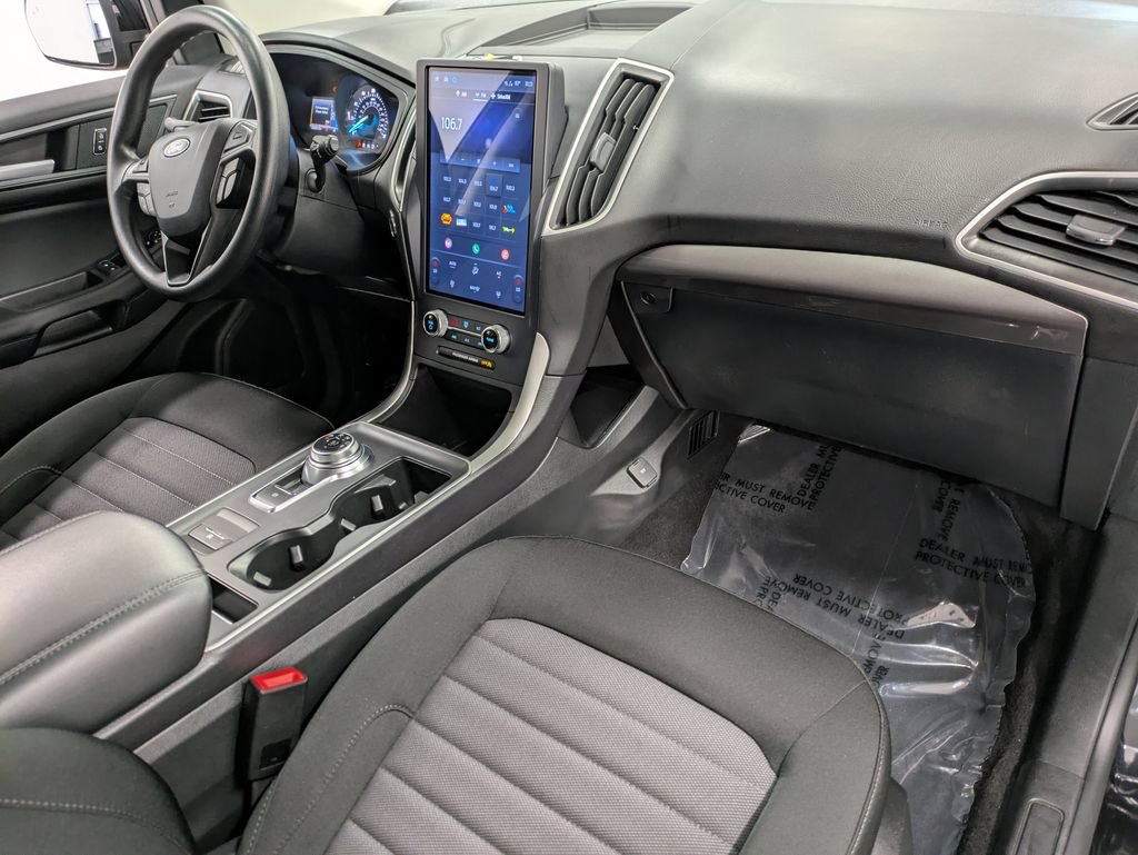 Certified 2024 Ford Edge SE w/ Black Appearance Package AWD/4WD image 32