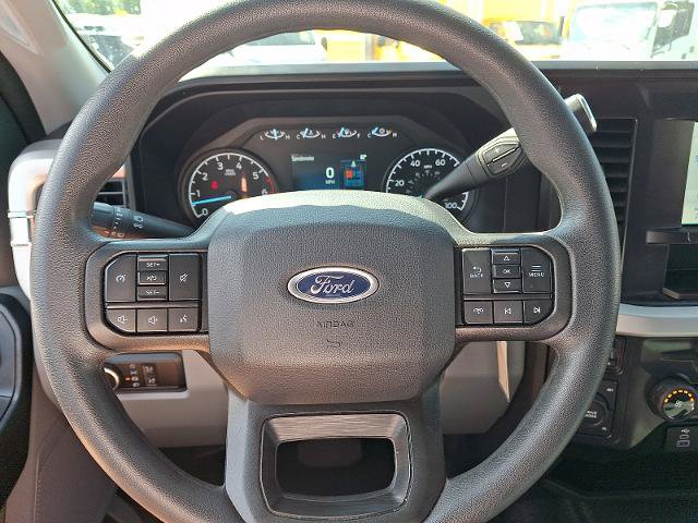 Certified 2025 Ford F250 XL w/ XL Chrome Package AWD/4WD image 17