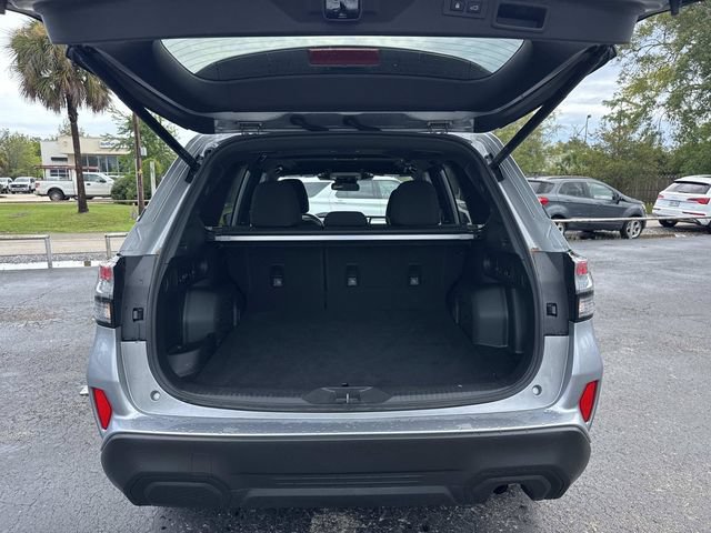 Used 2025 Subaru Forester Premium AWD/4WD image 9