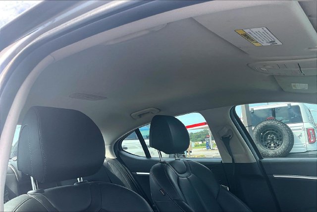Used 2025 Genesis G70 2.5T RWD image 19
