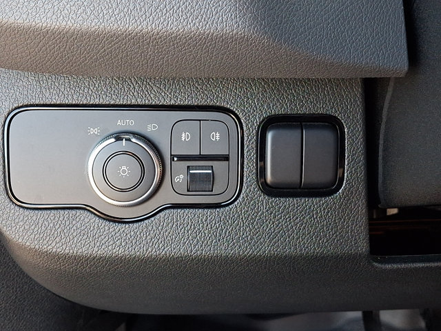Used 2020 Mercedes-Benz Sprinter 2500 image 24