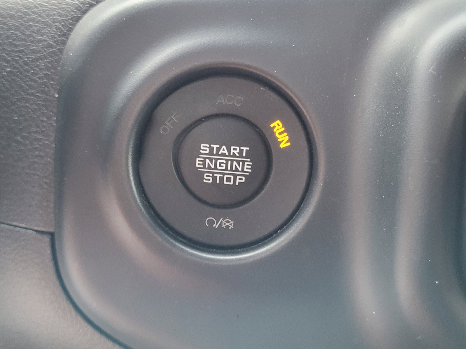 Used 2023 Jeep Gladiator Willys AWD/4WD image 23