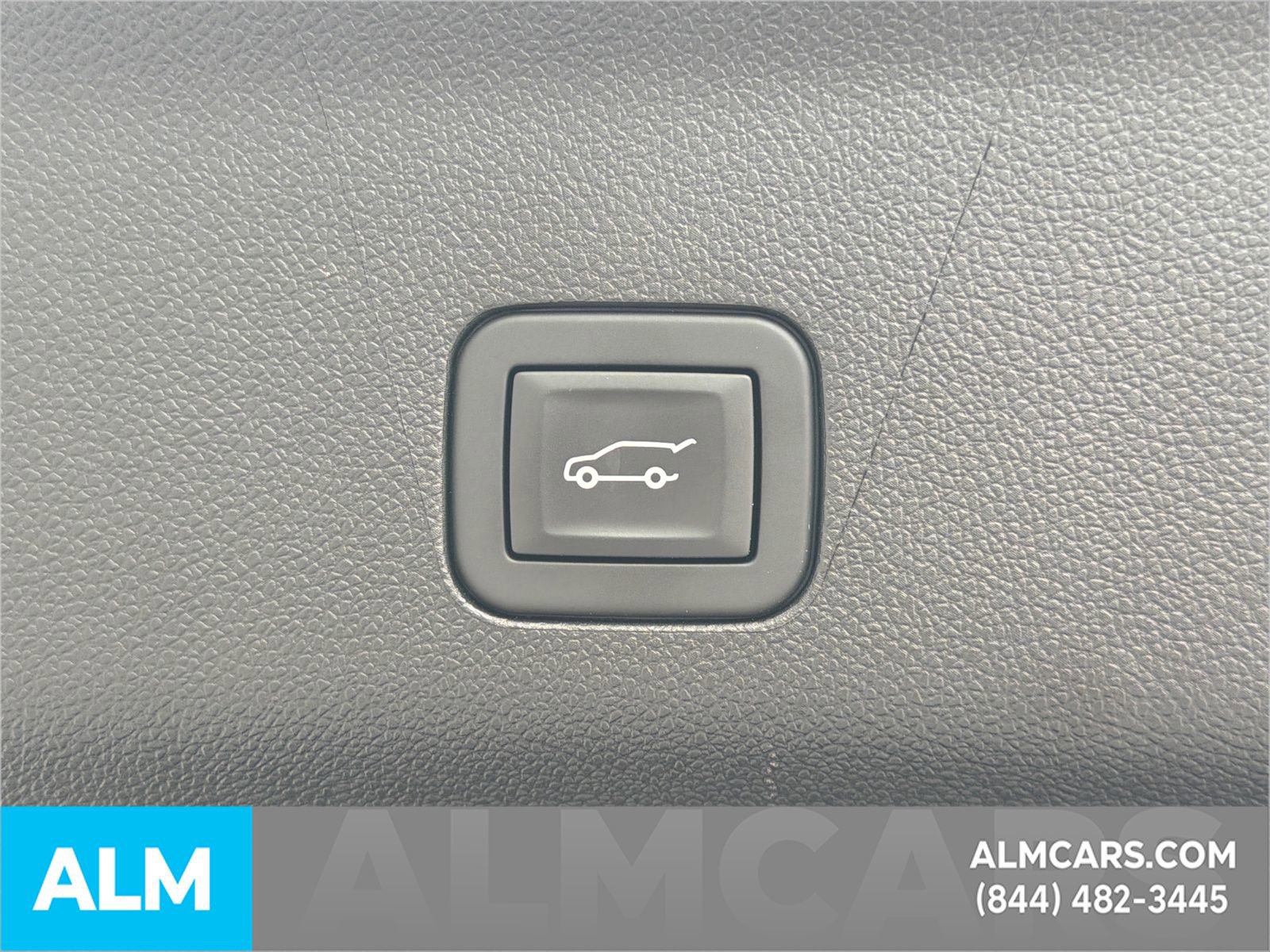 Used 2025 Chevrolet Tahoe High Country AWD/4WD image 22