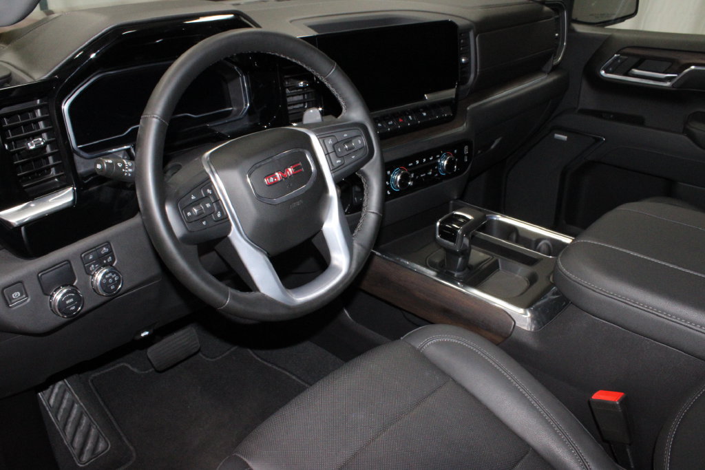 Used 2023 GMC Sierra 1500 SLT w/ SLT Convenience Package RWD image 29