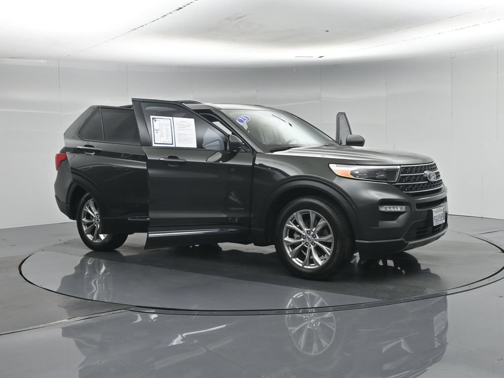 Certified 2023 Ford Explorer XLT w/ Equipment Group 202A AWD/4WD image 35