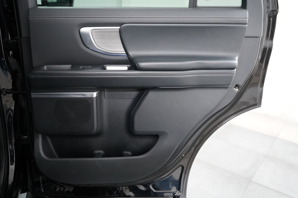 Certified 2025 Ford Expedition Platinum AWD/4WD image 34