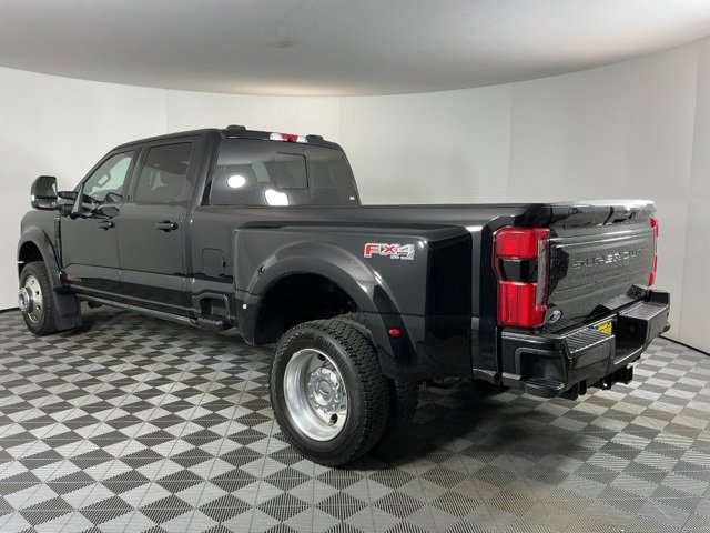 Certified 2025 Ford F450 Platinum w/ FX4 Off-Road Package image 5