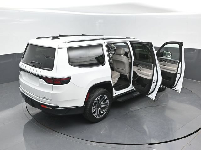 Used 2024 Jeep Wagoneer Series II AWD/4WD image 26