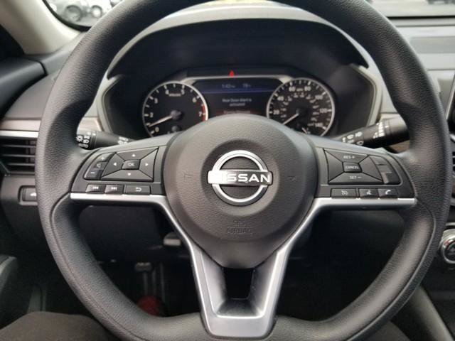 Used 2024 Nissan Altima 2.5 SV FWD image 24