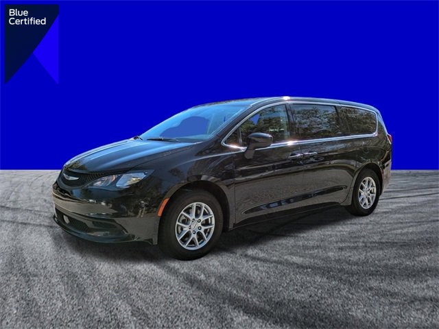 Used 2023 Chrysler Voyager LX image 1