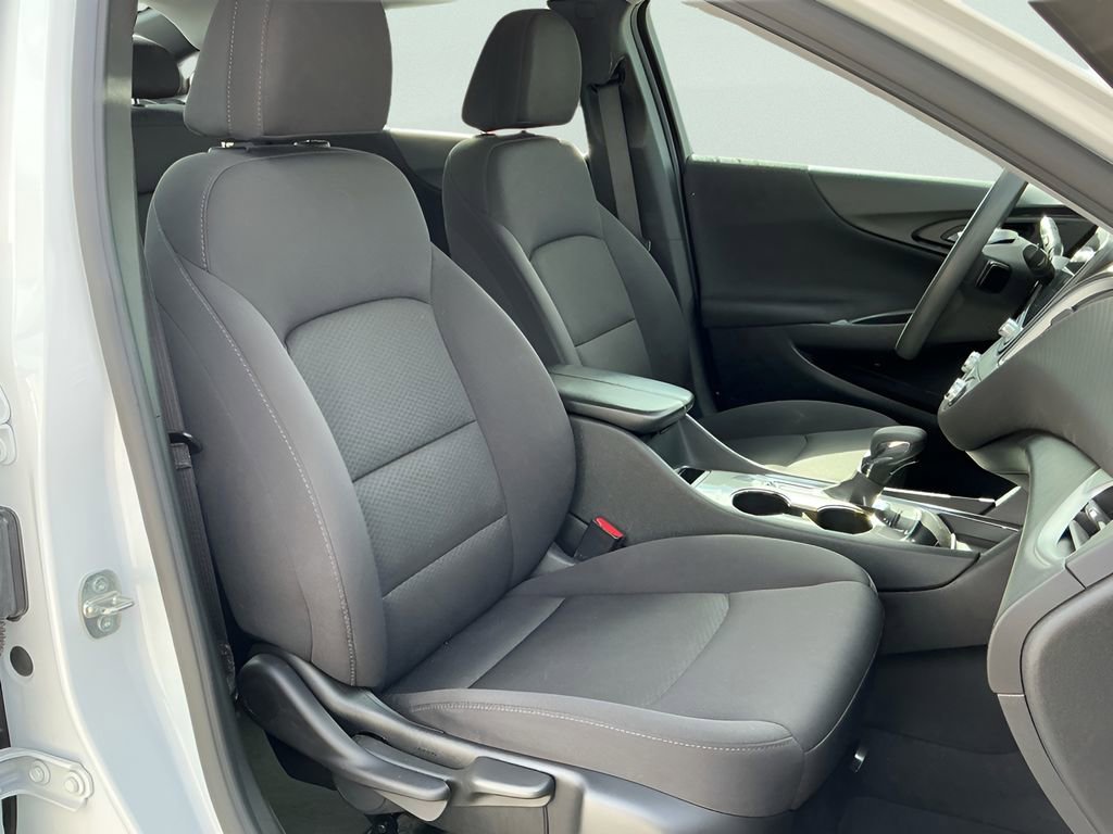 Used 2024 Chevrolet Malibu LT image 17