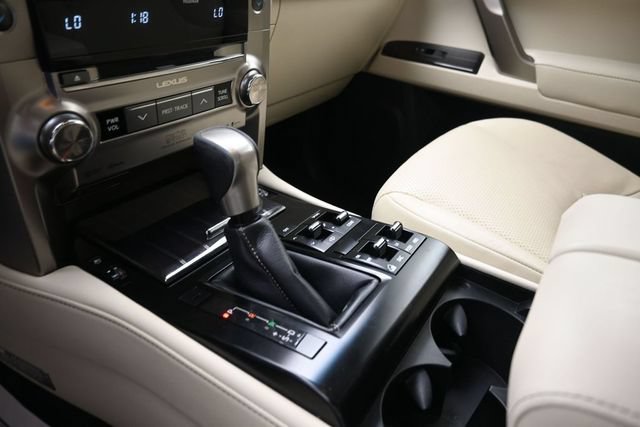 Used 2020 Lexus GX 460 Luxury w/ Luxury Sport Package AWD/4WD image 16