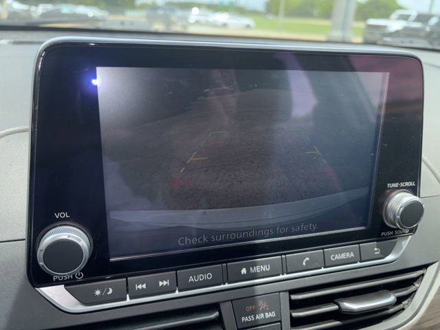 Used 2025 Nissan Altima 2.5 SV FWD image 18