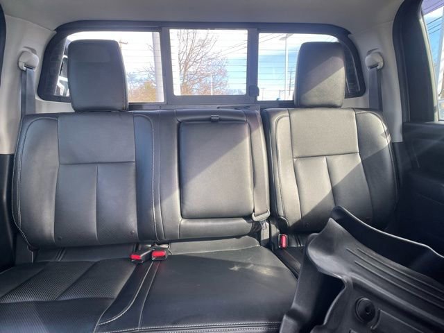 Used 2021 Nissan Titan SV w/ SV Convenience Package image 34