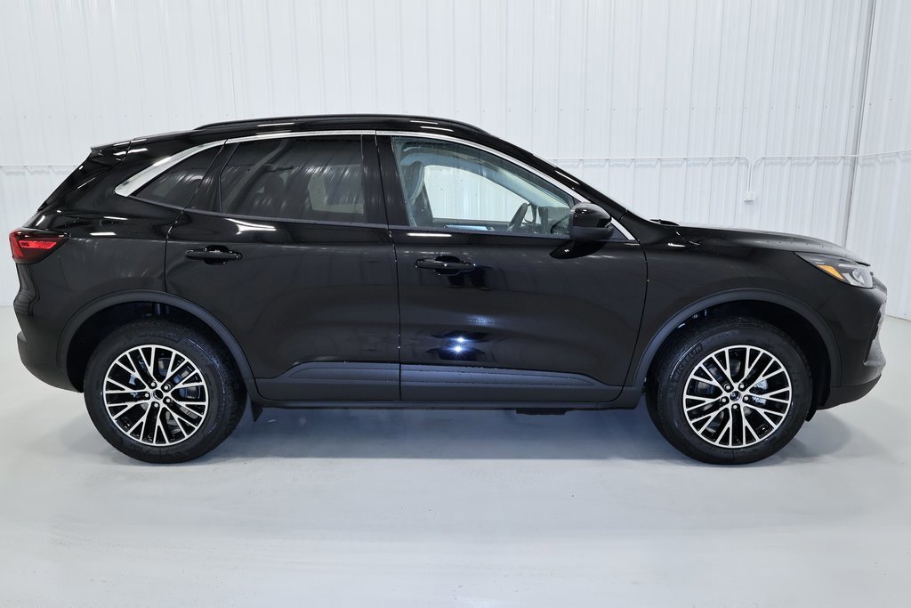 Certified 2024 Ford Escape SE image 18