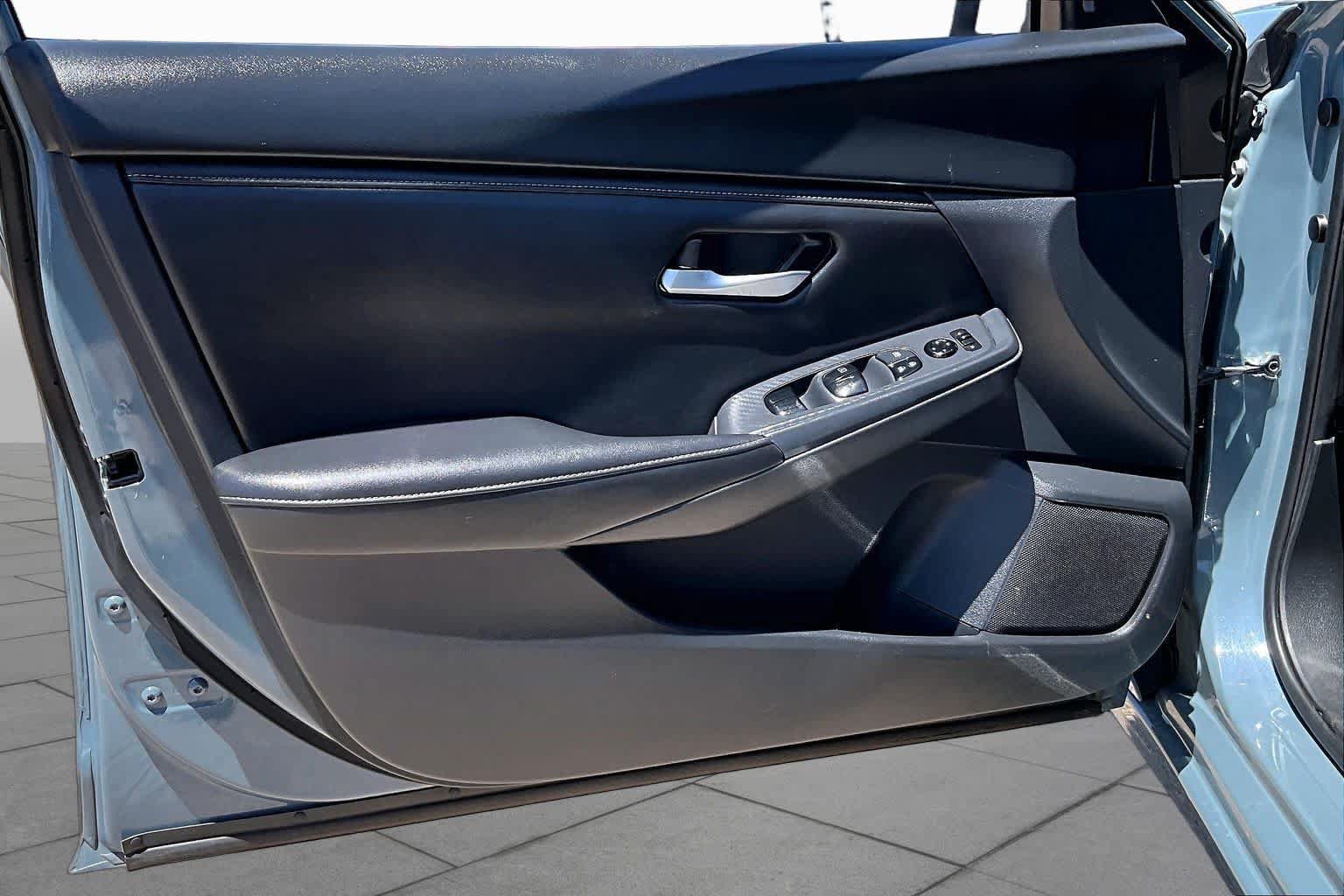 Used 2025 Nissan Sentra SV FWD image 21