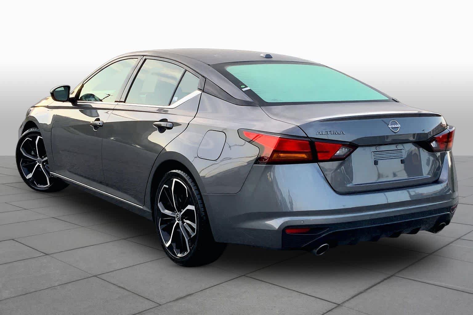 Used 2024 Nissan Altima 2.5 SR FWD image 11